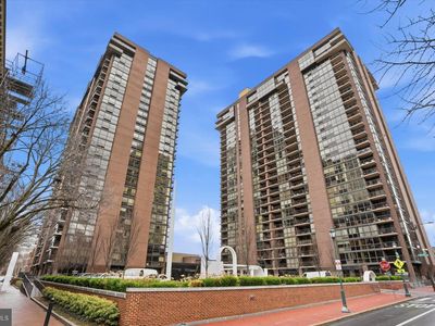 241 S 6th St APT 1304F