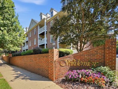 301 Queens Rd APT 207