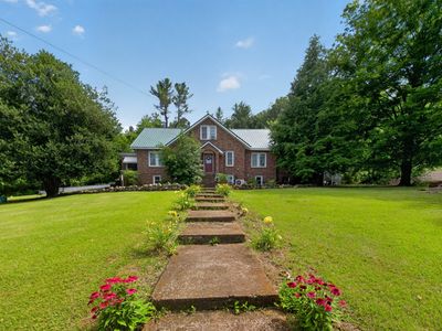 212 E Main St