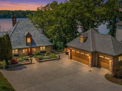 4090 Lower River Rd