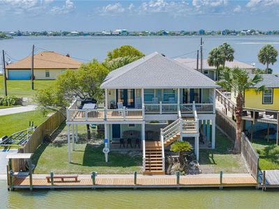 142 Lakeshore Dr