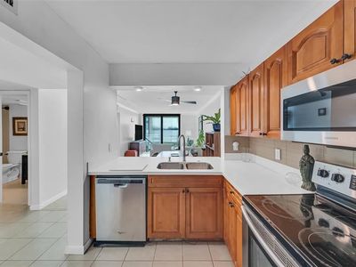 111 Lake Emerald Dr APT 105