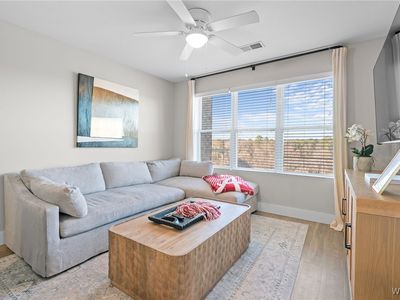 680 6th Ave NE APT 5302