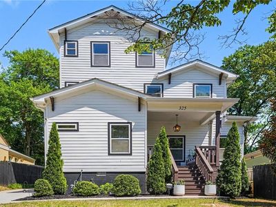 325 Sisson Ave NE