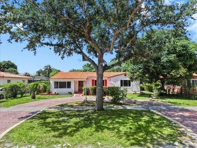 305 NW 111th St