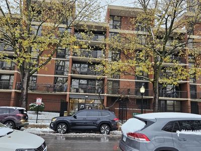 3021 S Michigan Ave UNIT 404