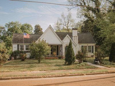230 Lake Dr