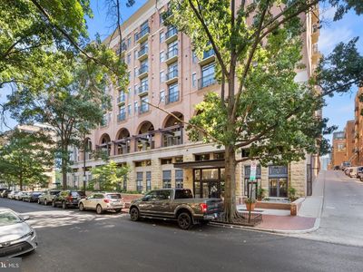 1111 25th St NW APT 923