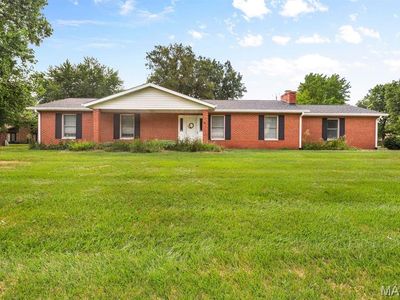 Property at 28 Rushmore Dr, Glen Carbon, IL