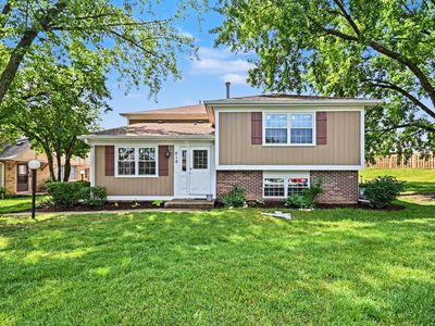 Property at 410 Ashwood Ct, Vernon Hills, IL