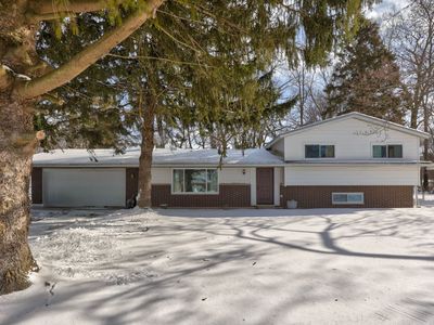 11460 Colonial Woods Dr