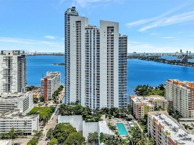2020 N Bayshore Dr APT 708