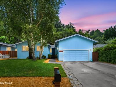 433 S Navarra Dr