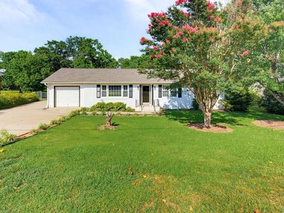 107 Luther Pl