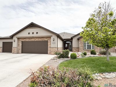 1605 W Mahone Dr