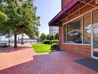 111 High St APT 402