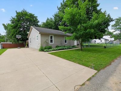 Property at 9115 Maplewood Dr, White Lake, MI
