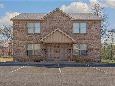 324 Drake St #2