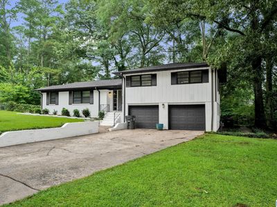 3319 Crescent Dr