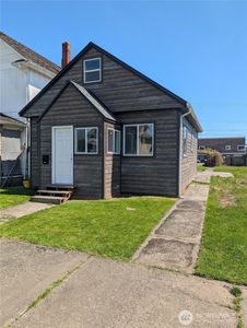 1009 W 1st Street