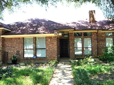 5912 Royal Club Dr