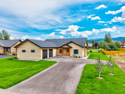 8265 Cutthroat Ln