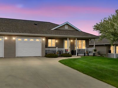 217 Clubhouse Dr NE