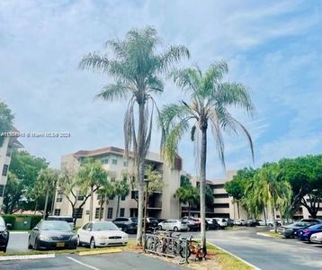 1811 Sabal Palm Dr APT 208