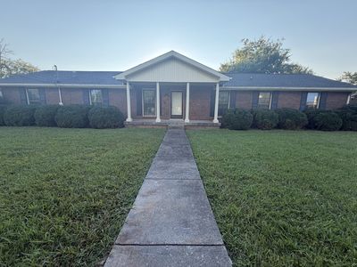 706 Windmere Dr