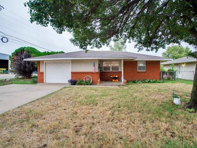 Property at 820 W Oxford Ave, Enid, OK