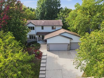 2112 Parkwood Hills Dr NE