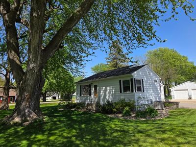 111 Hague Ave N