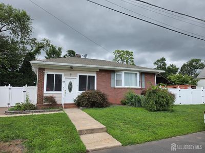 39 Phoenix Ave