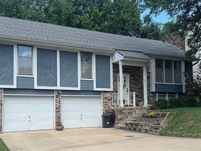 3711 Robin Ln