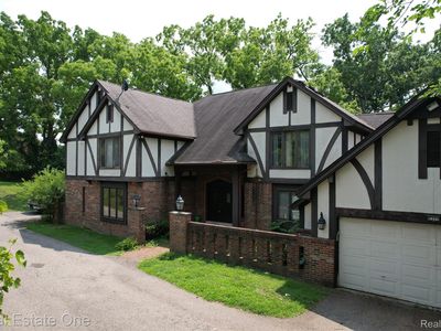 3317 Lone Pine Rd