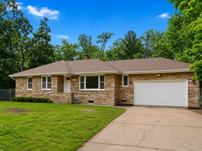 1985 Prosperity Rd N