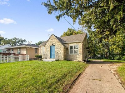 1340 E Douglas Ave