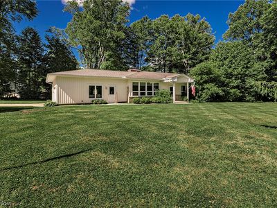 Property at 15880 Laurel Rd, Chagrin Falls, OH