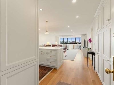 9 Hawthorne Pl APT 14H