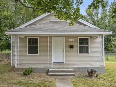 2238 N Farmer Avenue