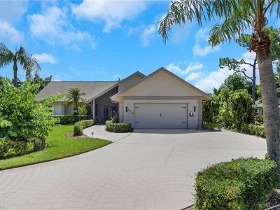 3036 Round Table LN