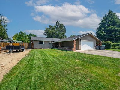 933 Rose Valley Dr