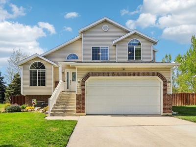 2119 N 2360 W