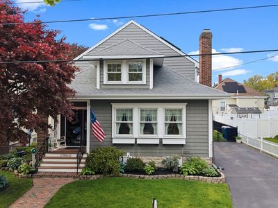 23 Milton St