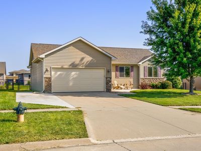 808 NW Reinhart Dr