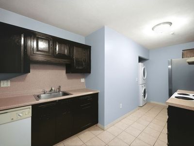 123 Elm St APT C-9