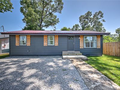 13867 Saratoga Dr