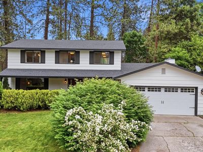 407 E Carriage Ct