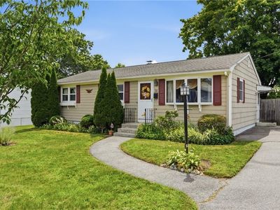 86 Pender Ave
