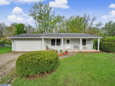 Property at 105 S Meadowhill Ln, Mahomet, IL
